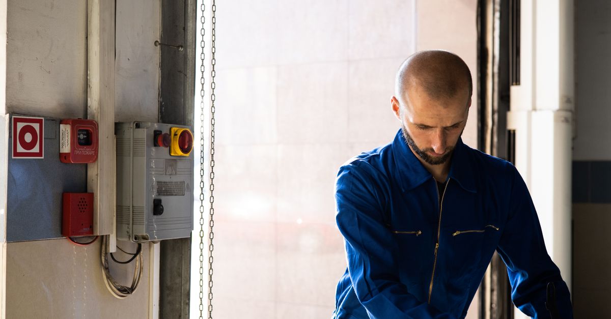 locksmith service technician — John Locksmiths